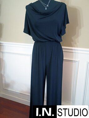 I.N. Studio Black Scoop Neck Wide Leg Jumpsuit- EUC- perfect for all occasions!